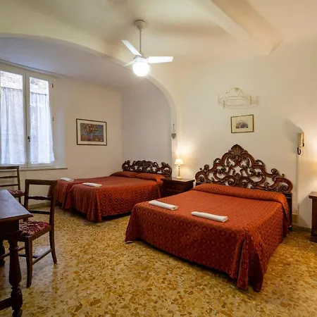 Tre Donzelle Hotell *