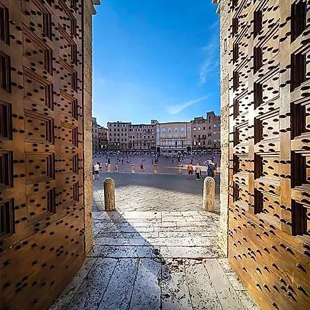 Tre Donzelle * Siena