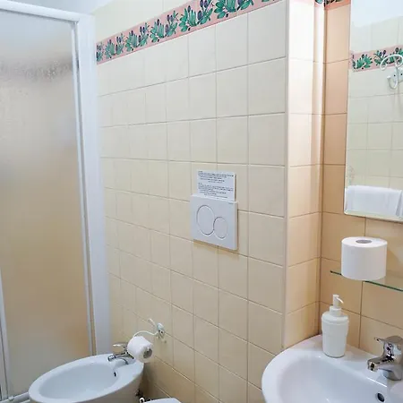 三姑娘酒店