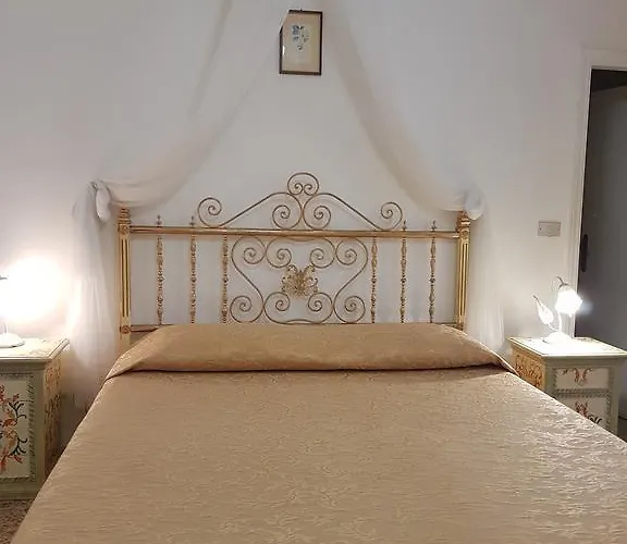 Tre Donzelle Hotel *