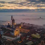 Tre Donzelle Hotel *