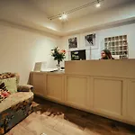 Tre Donzelle Hotel *