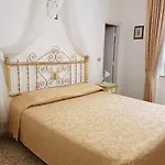 Tre Donzelle * Siena